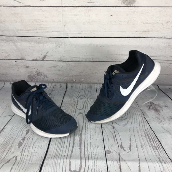 boys navy blue nike shoes